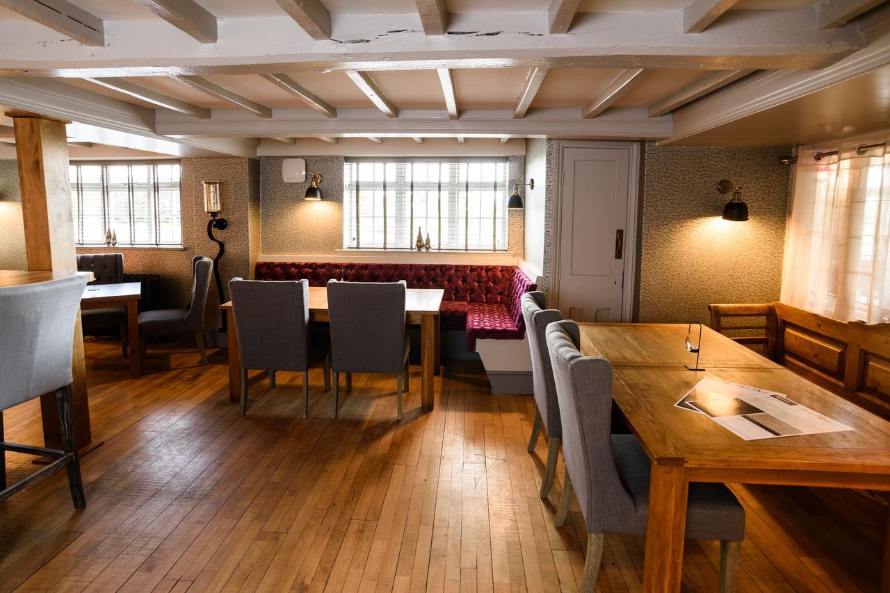 The Wheatsheaf Inn Onneley Kültér fotó
